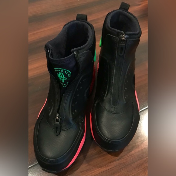 NWOT Nike Air Huarache Black & Neon Accented Zip-Up Textured Sneakers - 8.5 - Picture 6 of 13